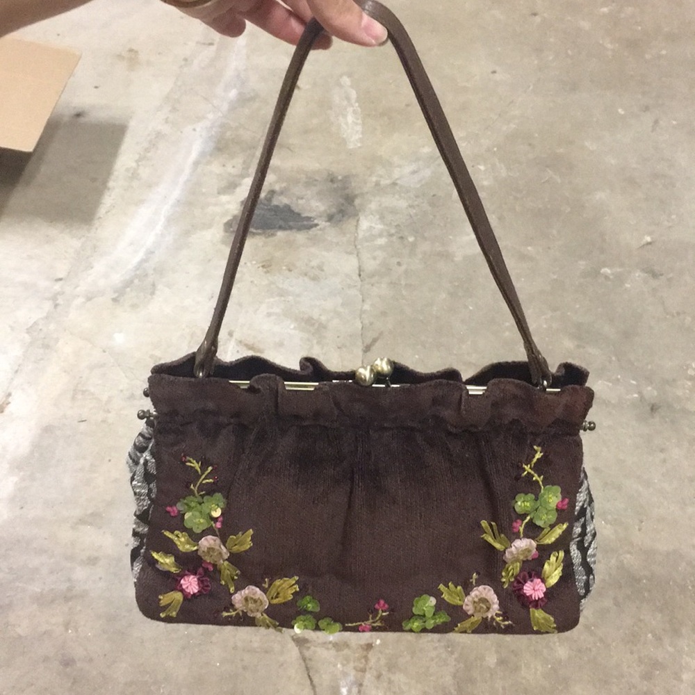 Embroidered Floral Vintage Purse